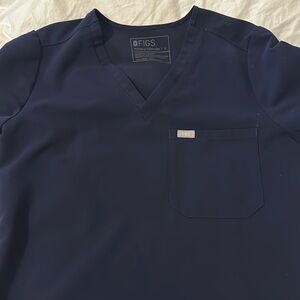 Figs scrub, top size small navy blue one pocket
